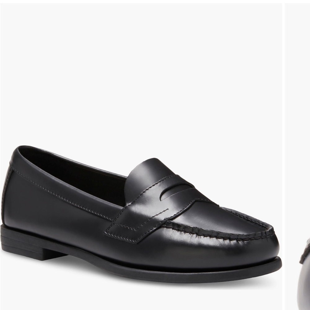 NWT & BOX!!NEW Eastland CLASSIC loafers!! NEVER WORN W 8.5 WIDE!!!